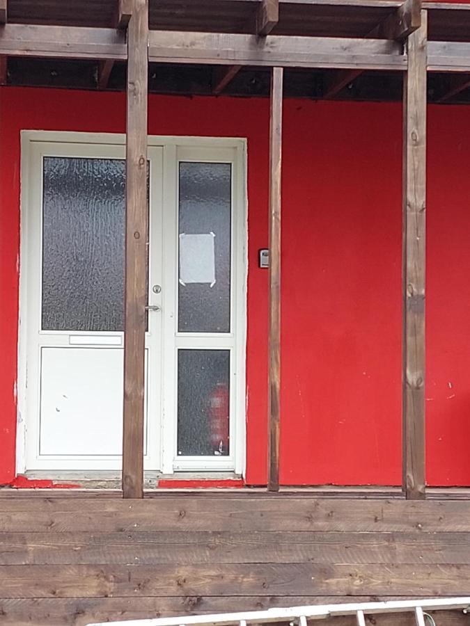 شقة The Red House Near The Sea Njarthvik المظهر الخارجي الصورة